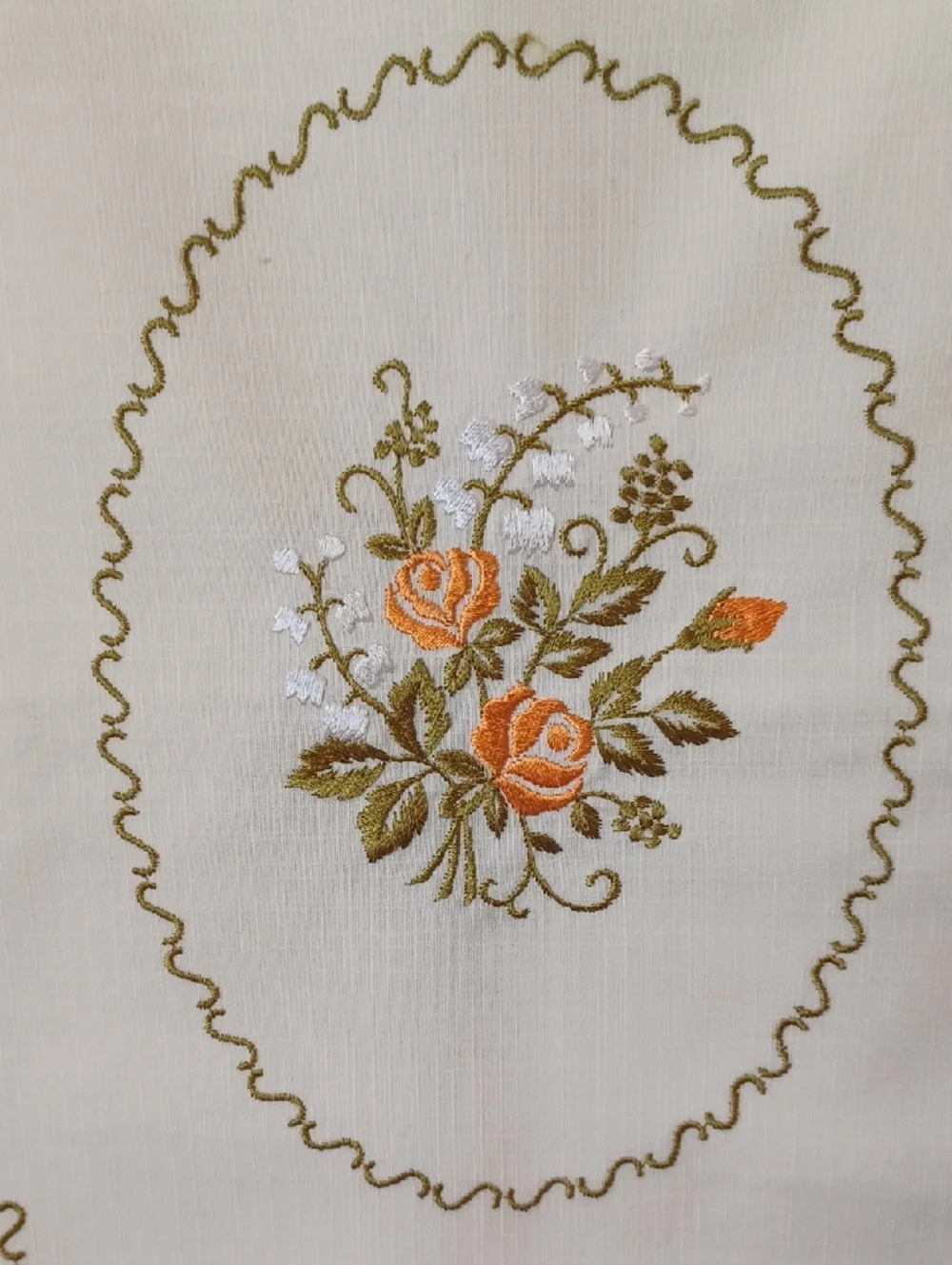 Vintage Scandinavian-style Embroidered Rose Floral Table Runner In Cream & Green